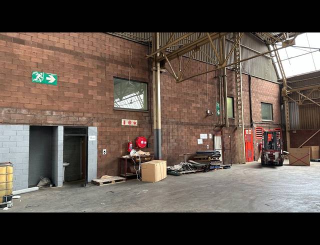 7,242M² WAREHOUSE TO LET IN ALRODE